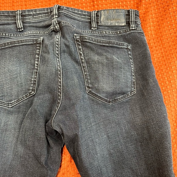 CHAPS Men’s Flat Front Denim Jeans Size: 34X30 Retails: $59 - Picture 3 of 11